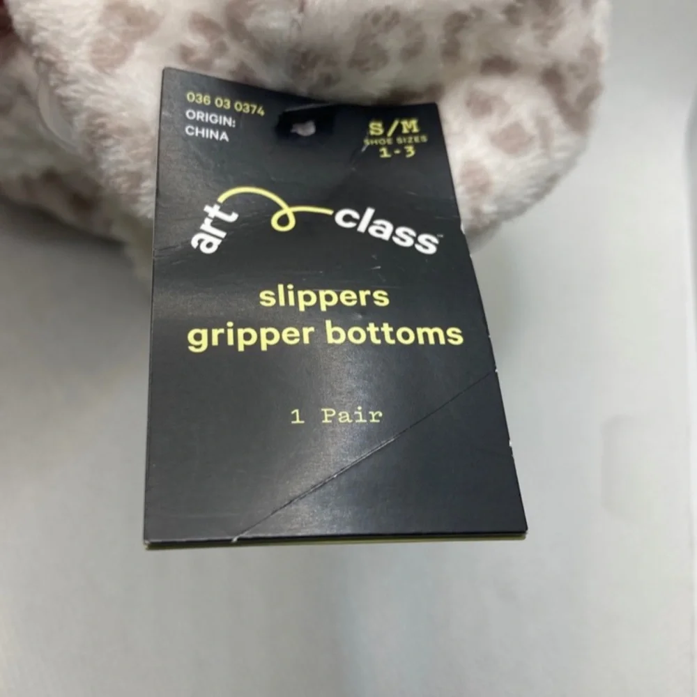 Girls slippers gripper bottoms